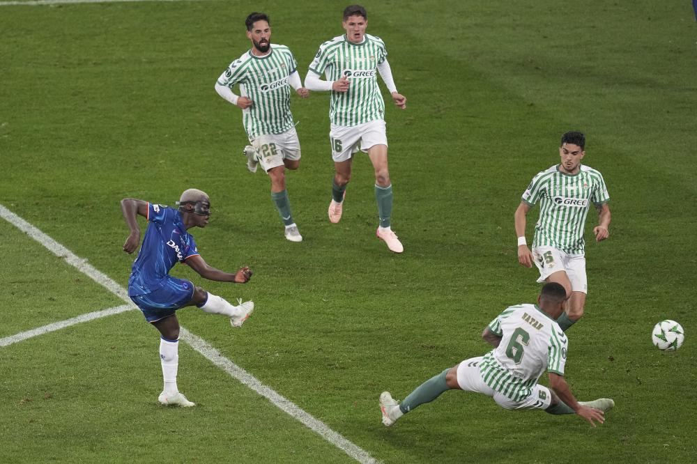 9场6球，身为中场的若昂-内维斯成为本赛季巴黎队内第一射手